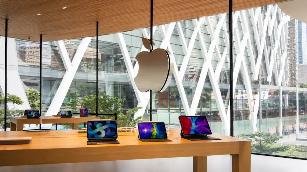 Apple Fixes 329 Security Flaws: Update Your iPhone and Mac