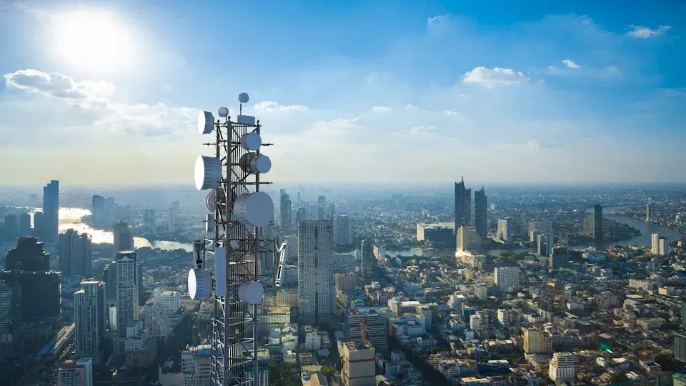 Don't Switch Phone Plans Before Testing These Free Carrier Trials