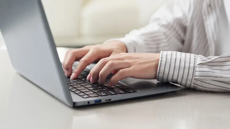 What Was the First Internet Chat Room? The Story of Talkomatic
