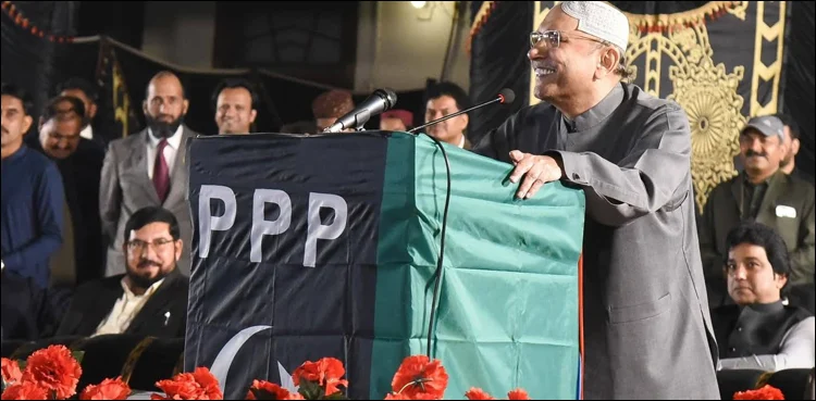انھوں نے پاکستان تحریک انصاف کے بانی عمران خان پر بھی تنقید کی، اور کہا کہ لیڈر کا تو کام ہی لڑنا، پانی اور عوام کو بچا کر رکھنا اور جیلوں میں جانا ہے، لیکن آج لیڈر ایسے ہیں کہ ڈیڑھ سال نہیں ہوا جیل میں اور چلانا شروع کر دیا۔ انھوں نے کہا ’’کبھی کہتا ہے میری آنکھ میں درد ہے کبھی کہتا ہے یہاں دودھ نہیں، یہ جوان کی بھڑکیں ہیں وہ صرف دکھانے اور بولنے کی ہیں۔‘‘ صدر مملکت نے کہا کہ میں نے کہا تھا جیل 2 سال بعد حال احوال پوچھتی ہے، میں نے بھی 14 سال جیل کاٹی ہے، تکلیفیں کاٹی ہیں لیکن ہمت نہیں ہاری، جیلوں میں عبادت کرنی چاہیے، جیلوں میں جا کر عبادت ہوتی ہے۔